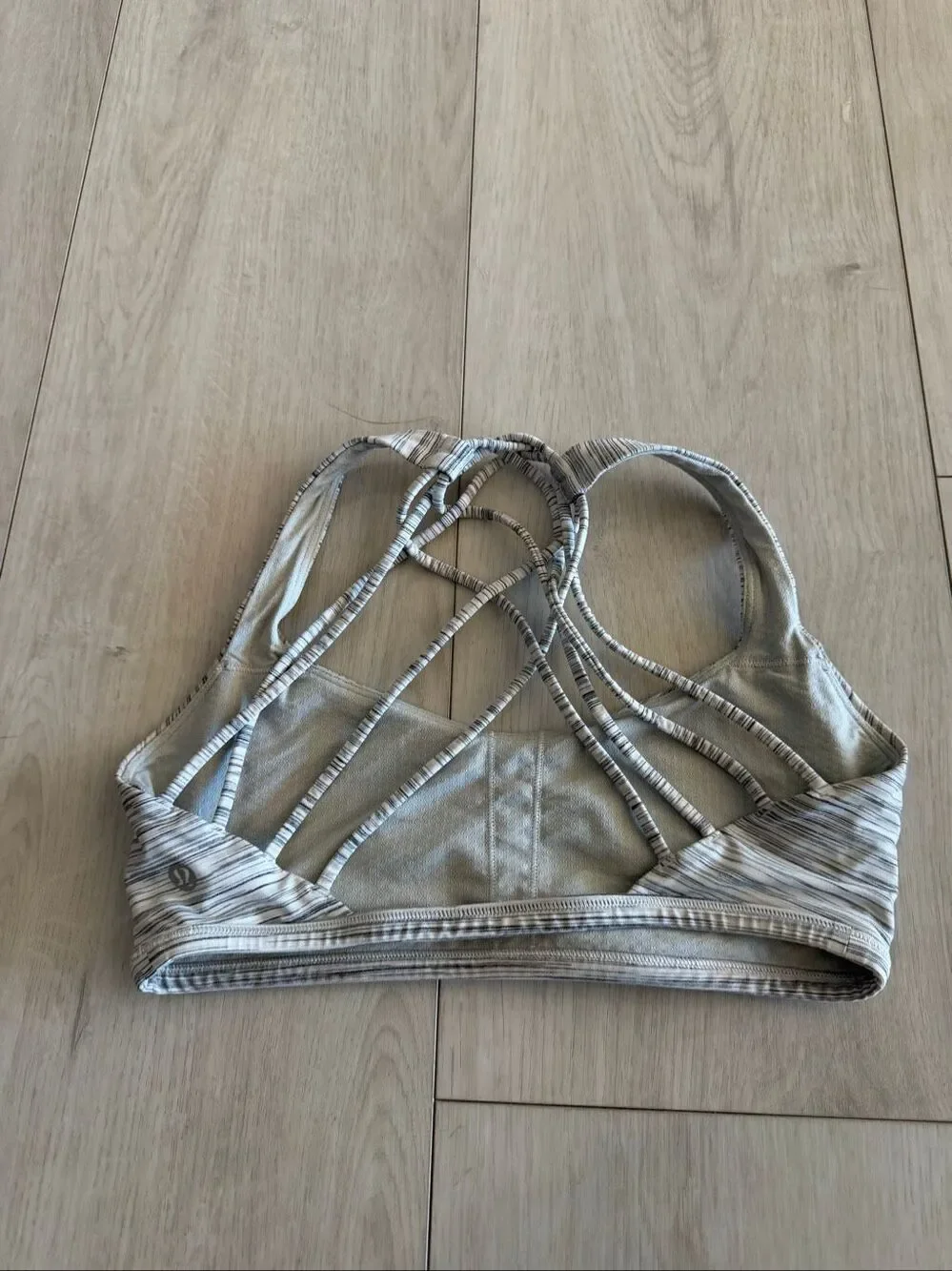 Lululemon women’s sports bra size 6